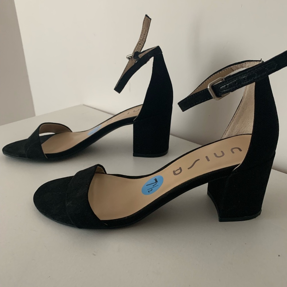 NWOT women’s high heels